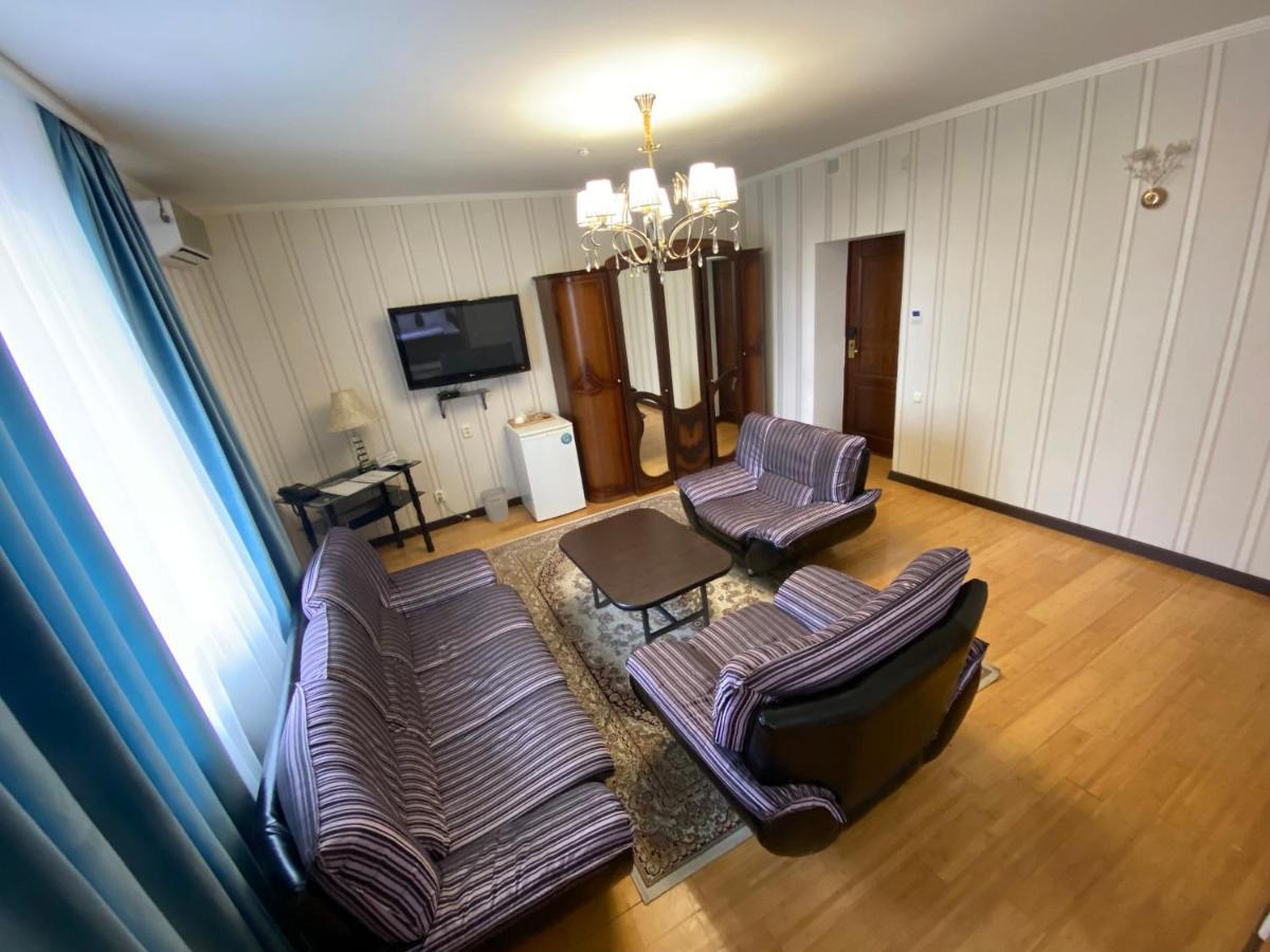 Hotel Astam Kostanái Exterior foto